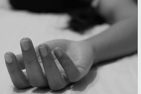 Viral seorang wanita berusia 24 tahun ditemukan tewas lantaran dibunuh oleh kekasihnya di sebuah hotel