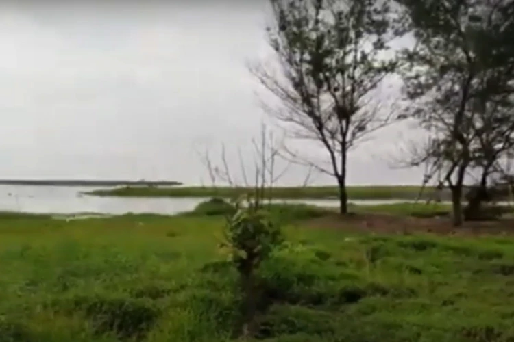 Ket Foto: Keindahan dari Pantai Baros
