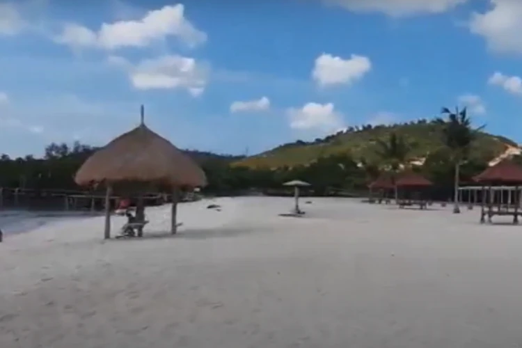 Ket Foto: Pantai Vio-Vio