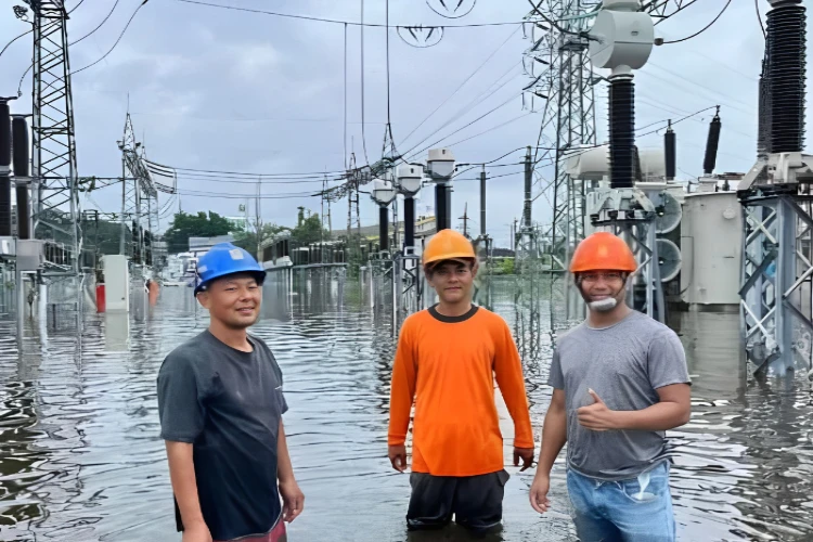 Ket. Foto: PLN Memastikan Suplai Energi Listrik untuk Kudus dan Sekitarnya Aman Meskipun Gardu Induk Ikut Terdampak Banjir