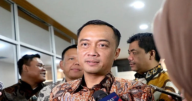 Potret Mensesneg Prasetyo Hadi yang memberikan tanggapan terkait adanya perluasan jabatan prajurit TNI pada RUU TNI