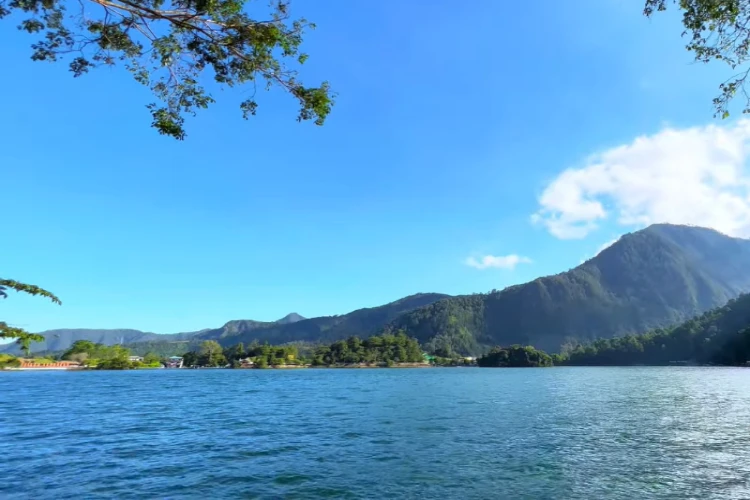 Ket Foto: Telaga Sarangan