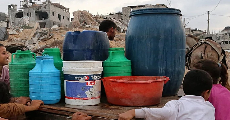 Ket. Foto: Orang-Orang Terbakar Hidup-Hidup di antara 34 Orang yang Tewas dalam Serangan Terbaru di Utara Jalur Gaza