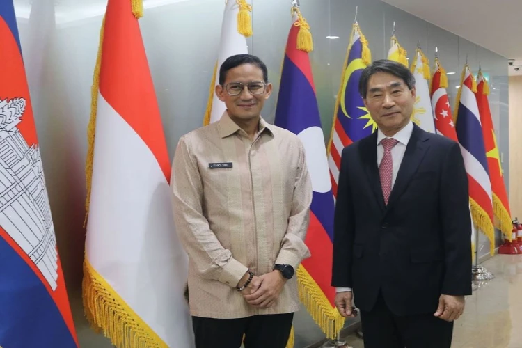 Ket. Foto: Menparekraf Melakukan Pembahasan Berbagai Isu Terkini Bersama dengan Sejumlah Pemangku Kepentingan
