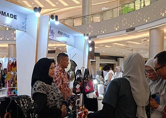 Ket. Foto: Strategi Pemasaran untuk Membantu UMKM Naik Kelas Dirancang oleh Plh Disperindag Sulsel