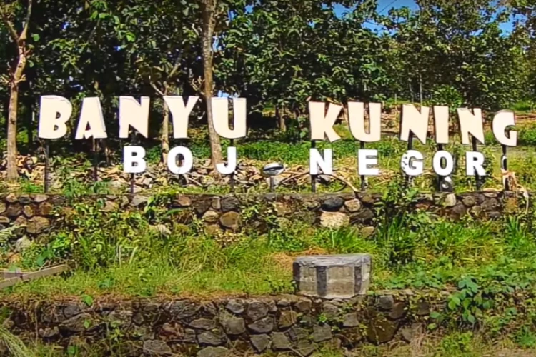 Ket Foto: Banyu Kuning yang Terletak di Bojonegoro