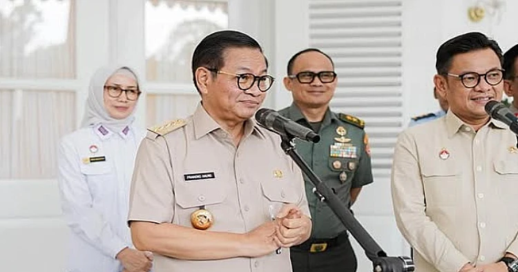 Tangkap layar video yang menampilkan Gubernur Jakarta, Pramono Anung sedang memberikan penjelasan