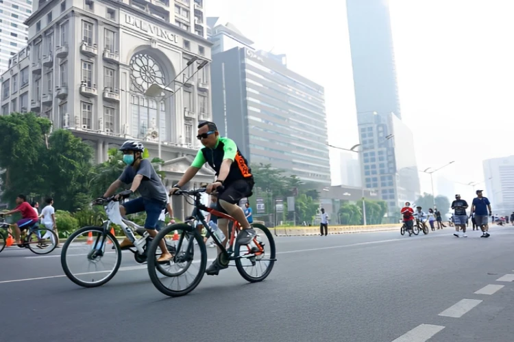 Ket. Foto: Masyarakat Mengeluhkan Sulit Mendapatkan Sinyal di CFD Sudirman Hari Ini