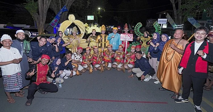 Parigi Moutong Tampilkan Tomini Fashion Carnival dan Seni Tradisi Vunja di HUT ke-61 Sulawesi Tengah