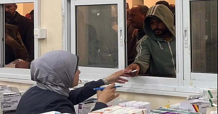 Ket. Foto: Pasukan Penjajah Israel Menutup Kembali Pintu Masuk dari Desa Al Manshiya