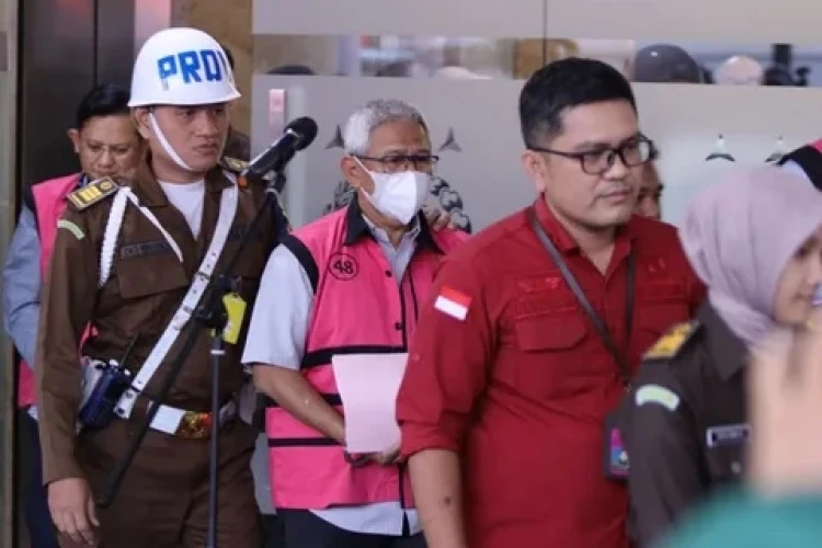 Lakukan pemeriksaan mendalam, Kejagung tetapkan 7 tersangka dalam kasus korupsi 109 ton emas palsu.