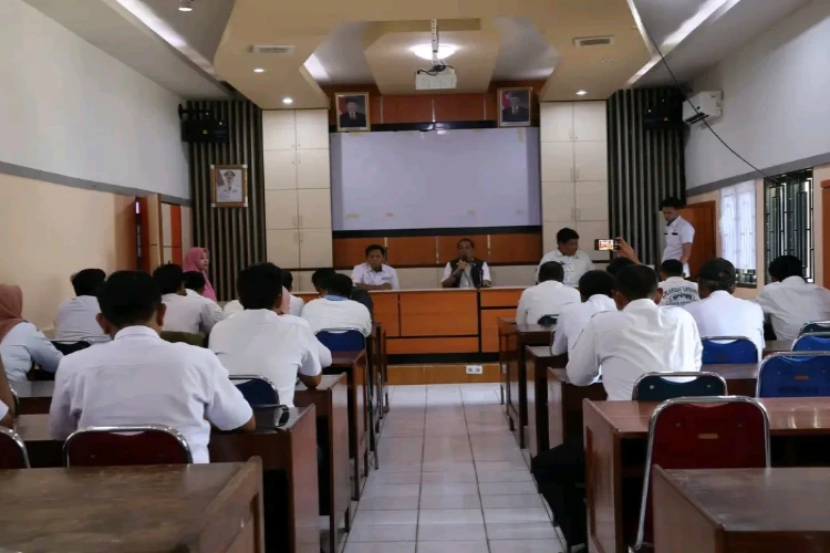 Ket. Foto: Pemerintah Kabupaten Pinrang Mengadakan Sosialisasi Netralitas ASN untuk Kepala Desa