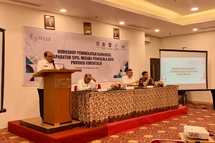 Ket. Foto: SKALA Menggelar Workshop Peningkatan Kapasitas Pengelola Data bersama dengan Dinas Kominfo dan Statistik Provinsi Gorontalo