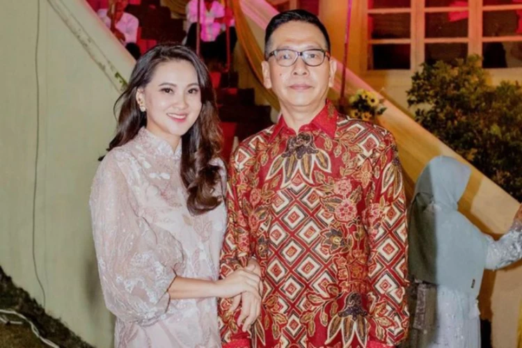 Sherly Tjoanda, sosok tangguh di balik layar politik Maluku Utara, kini maju sebagai calon gubernur.