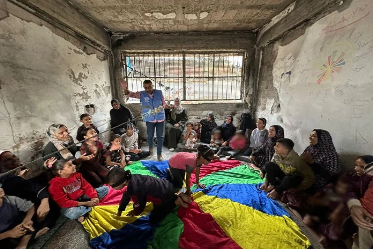 Ket. Foto: Pemukim Penjajah Israel Menyerang Kendaraan Warga Palestina di Tepi Barat