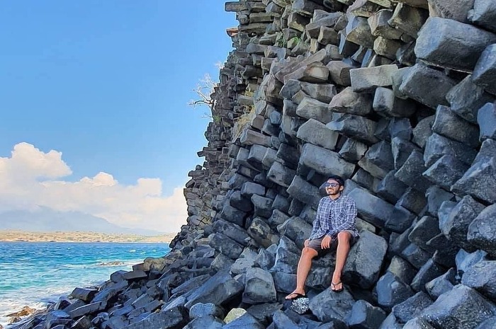 <p>Ket Foto: Pesona Pantai Tanjung Meriam Bima (Foto/Instagram/@jelajahsumbawa)</p>
