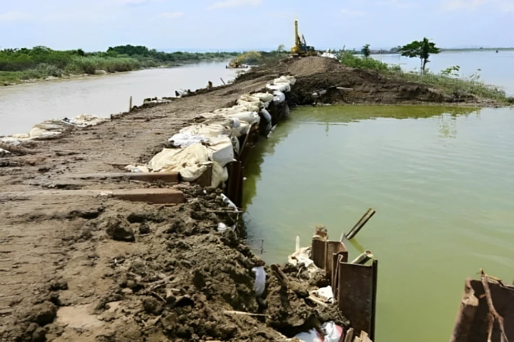 Ket. Foto: PJ Gubernur Jawa Tengah Menyebutkan Jika Banjir di Demak Telah Mulai Surut