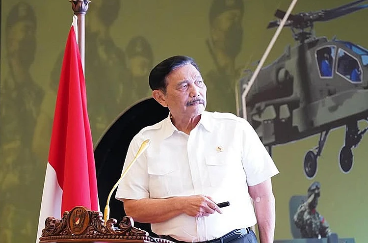 Ketua Dewan Ekonomi Nasional (DEN), Luhut Binsar Pandjaitan yang mengomentari tagar Indonesia Gelap