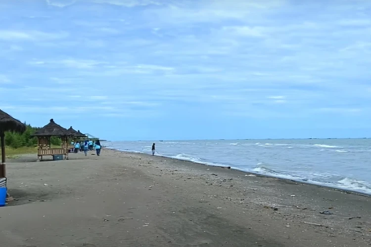 Ket Foto: Pantai Karangsong di Jawa Barat