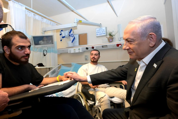 Ket. Foto: Warga Penjajah Israel Berdemonstrasi di Yerusalem Barat Menuntut Penggulingan Pemerintahan Benjamin Netanyahu