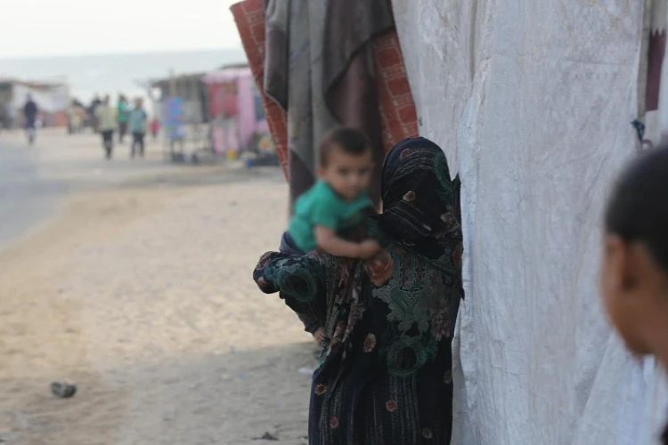 Ket. Foto: Bayi Palestina Berusia 18 Bulan Menderita Luka Parah di Sekujur Tubuhnya dan Terbunuh dalam Ledakan Penjajah Israel