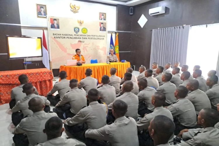 Ket. Foto: Basarnas Melatih 120 Orang Siswa SPN Polda Sulteng