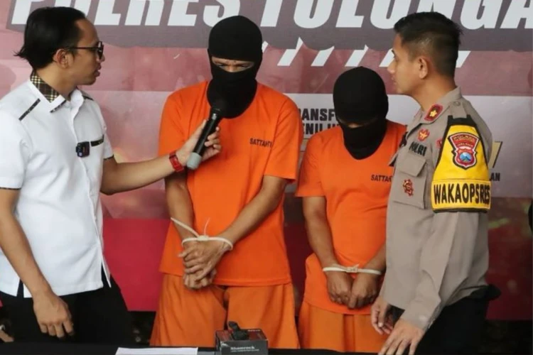 Potret dua pelaku spesialis pencurian mobil pick-up asal Kuningan yang beraksi di Tulungagung Jatim