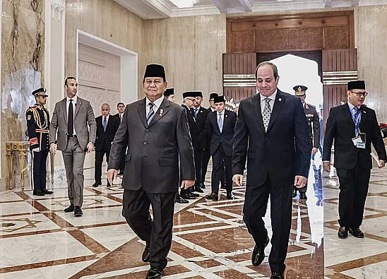 Potret Presiden Indonesia, Prabowo Subianto saat berada di Mesir