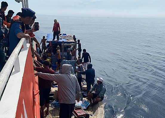 Ket. Foto: KN SAR Bhisam Dikerahkan untuk Mengevakuasi 20 Orang Nelayan