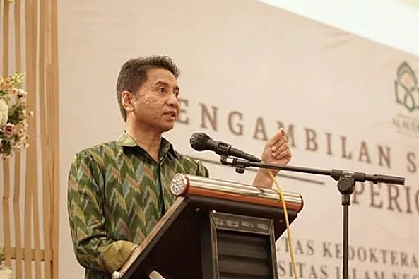 Sindikat uang palsu di UIN Alauddin Makassar terbongkar. Polisi tetapkan 17 tersangka, termasuk dua pegawai kampus.