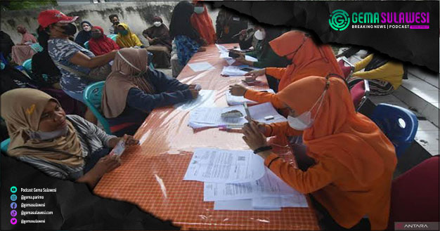 <p>Ket Foto: SEBANYAK 233.167 keluarga penerima manfaat telah menerima bantuan langsung tunai dampak kenaikan harga bahan bakar minyak di Sulawesi Tengah. (Foto/Antara)</p>
