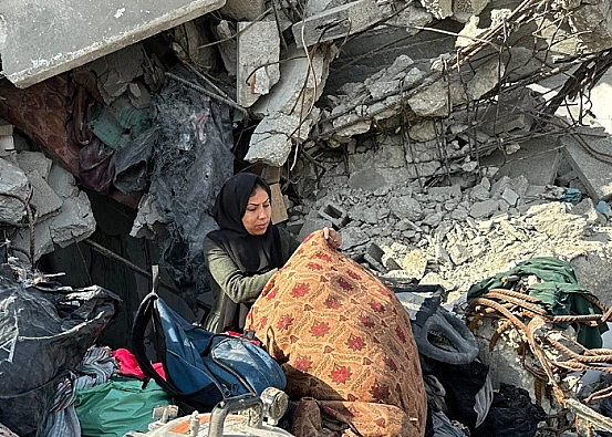 Ket. Foto: Pasukan Penjajah Israel Menghancurkan Rumah Warga Palestina Lainnya