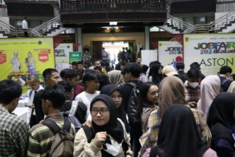 Ket. Foto: Kepala Disnakertrans Kalimantan Selatan Menyatakan Generasi Z Menjadi Pelamar Kerja Mayoritas di Job Fair 2024