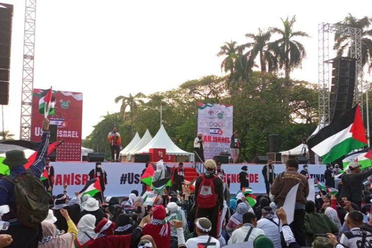 Ket. Foto: Polri Menerjunkan Personel Gabungan di Sejumlah Titik untuk Mengamankan Aksi Unjuk Rasa Bela Palestina
