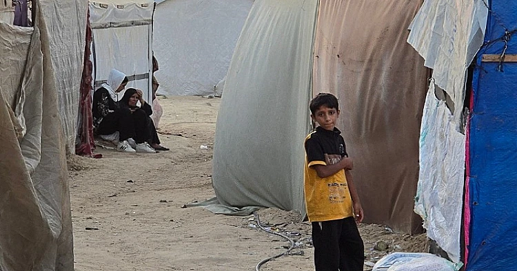 Ket. Foto: Beberapa Anak Palestina Mati Lemas Akibat Gas Air Mata di Kota Taqou