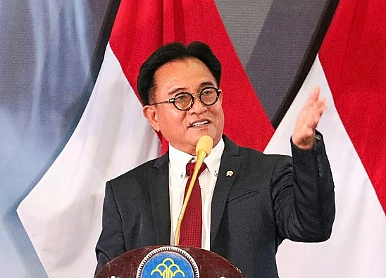 Potret Menko Yusril yang baru-baru ini menyebut koruptor jika hanya dipenjara tidak untungkan negara