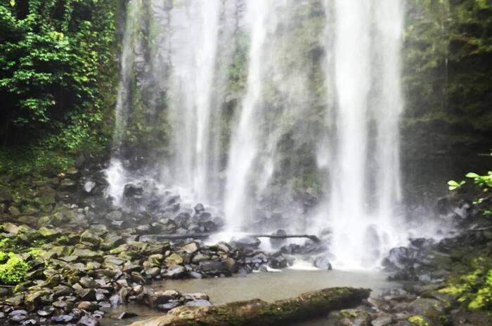 <p>Ket Foto: Foto Air Terjun Inar (Foto/Instagram/@taufikalhas)</p>
