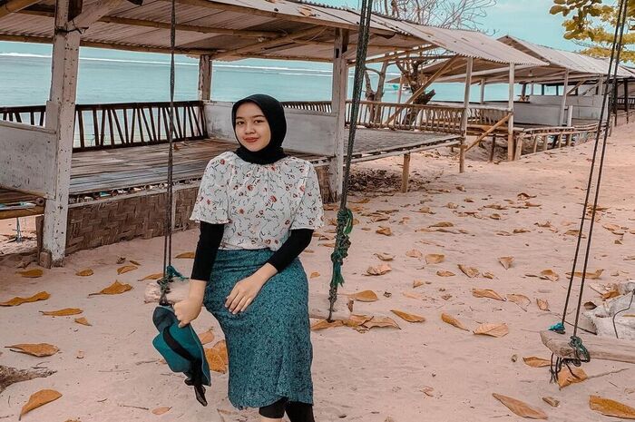 <p>Ket Foto: Pesona Pantai Ujung Genteng Sukabumi (Foto/Instagram/@lidiaajana)	</p>
