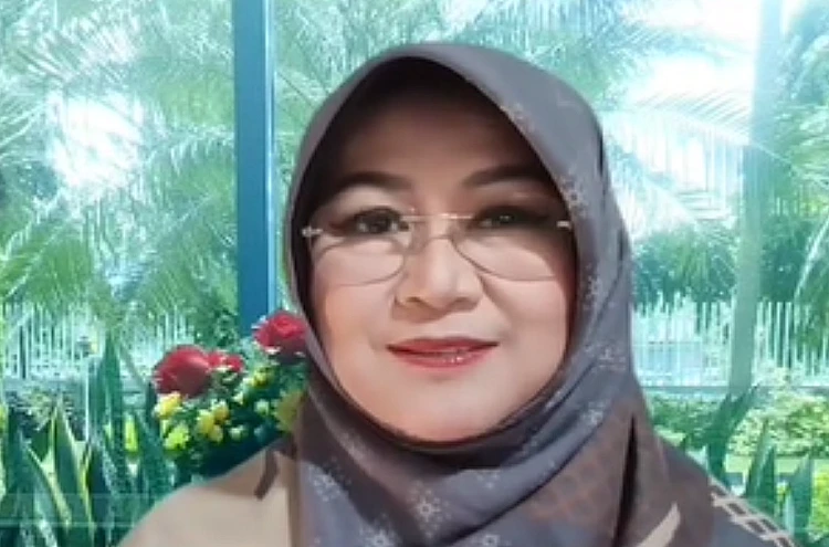 Tangkap layar video yang menampilkan pegiat media sosial, Dokter Tifa