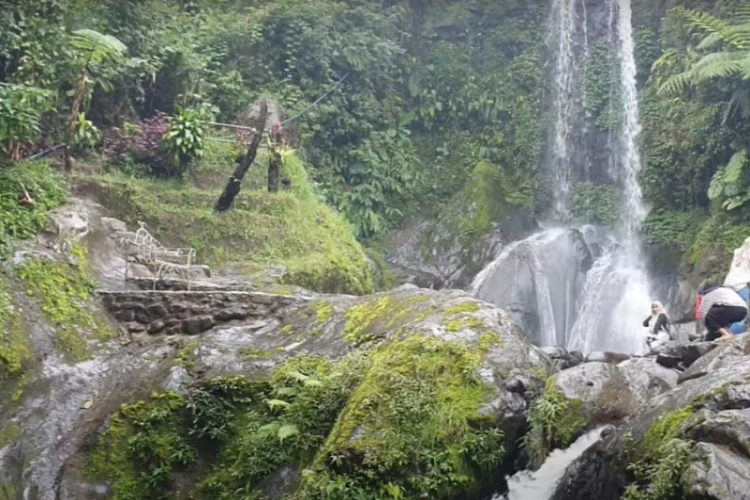 Ket Foto: Curug Serwiti yang Terletak di Tegal