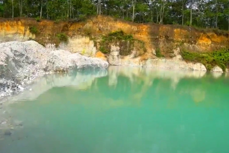 Ket Foto: Kawah Biru Pekanbaru