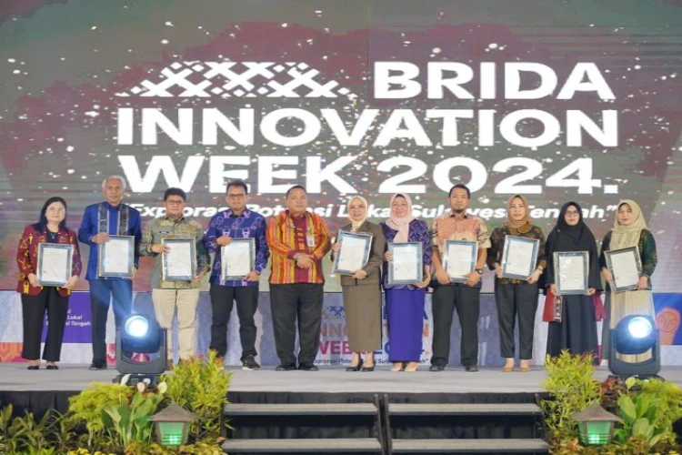 Ket. Foto: Pemprov Sulteng Memberikan Apresiasi Inovasi Daerah dalam Brida Innovation Week 2024