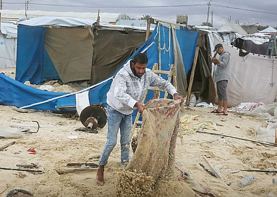 Ket. Foto: Pemuda Palestina Dipukuli oleh Penjajah Israel di Tepi Barat
