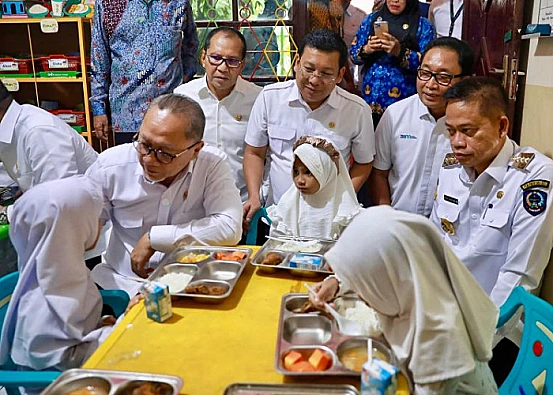 Ket. Foto: Dinas TPHP Sulawesi Selatan Memastikan Kebutuhan Bahan Pangan untuk Program MBG Dapat Terpenuhi