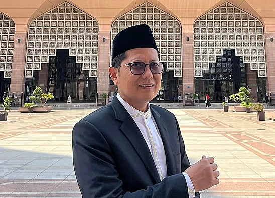 Potret Ketua MUI, Cholil Nafis yang baru-baru ini memberi usul kepada Presiden Prabowo terkait biaya haji