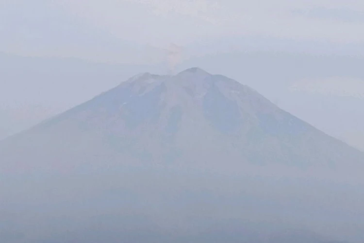 Ket. Foto: Gunung Semeru Dikabarkan Kembali Erupsi Pagi Tadi