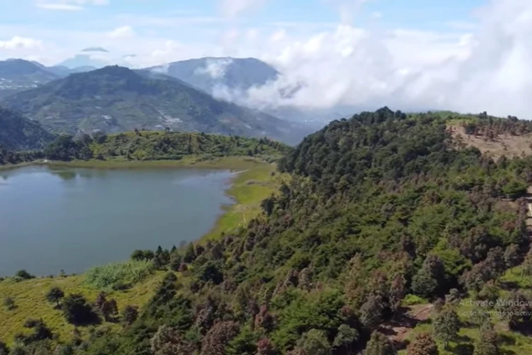 Ket Foto: Keindahan Alam dari Telaga Dringo