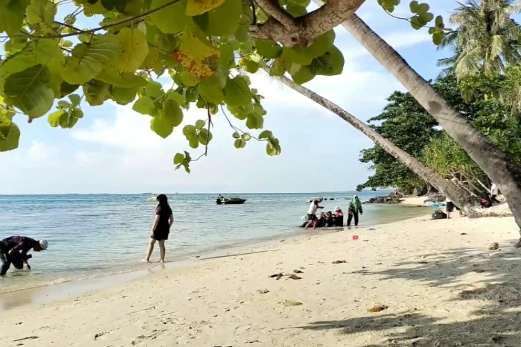 Ket Foto: Pesona Keindahan dari Pantai Tanjung Gelam