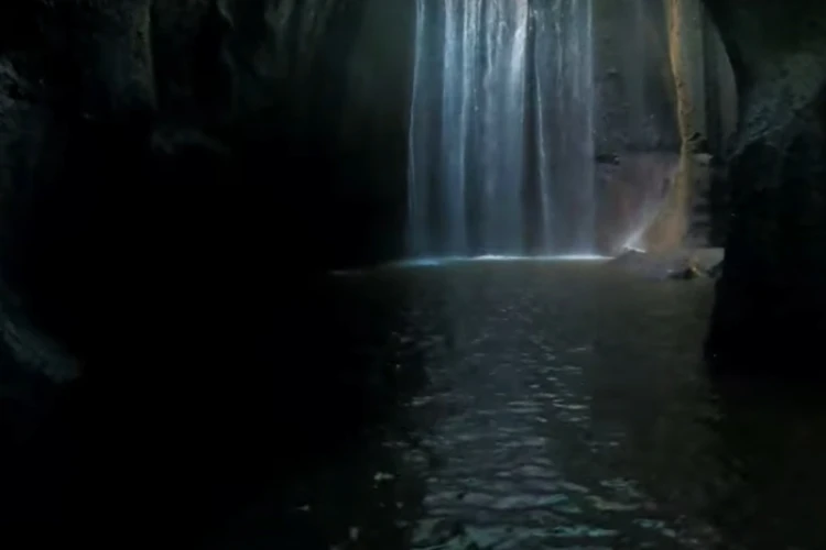Ket Foto: Air Terjun Tukad Cepung di Bali