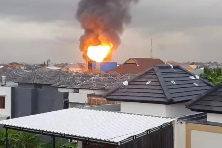 Polisi bongkar penyebab kebakaran yang melanda gudang gas elpiji di Bali dan menewaskan 18 orang.
